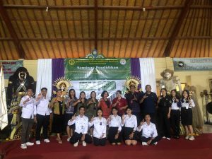 Seminar Pendidikan dengan Tema Kiat Sukses Pendidik Sekolah Dasar yang Berkompeten Berdedikasi yang Dilaksanakan oleh Himpunan Mahasiswa Jurusan Pendidikan Guru Sekolah Dasar