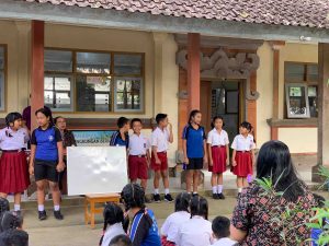 Mahasiswa Praktikum Sekolah Fakultas Dharma Acarya, UHN Sugriwa Melaksanakan Program Selasih (Selasa Numerasi) di SDN 4 Kawan Bangli